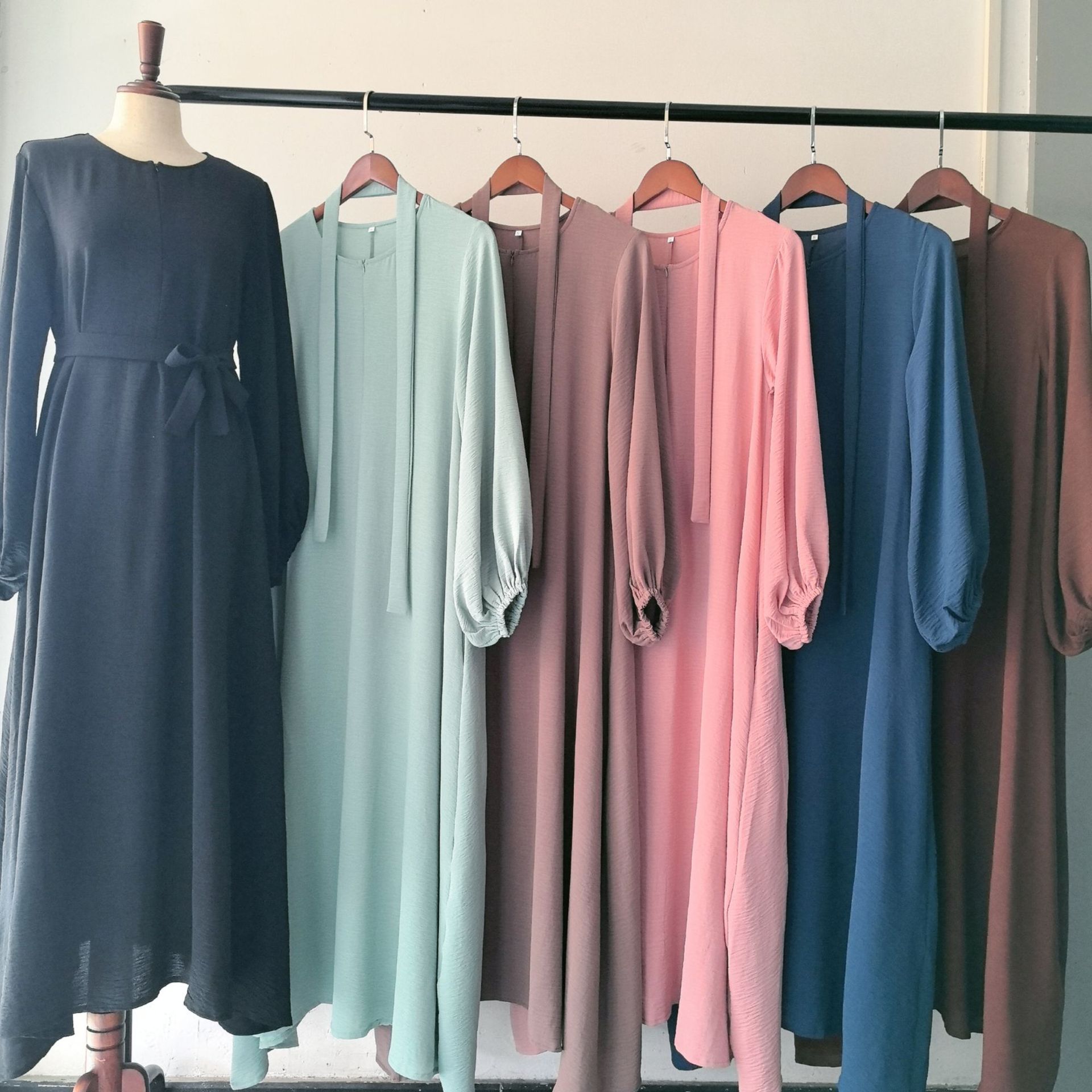Women's Casual Dress With Cuffed Sleeves, Solid Color, Simple Elegant Daily Wear Tunic_ecoleips.com