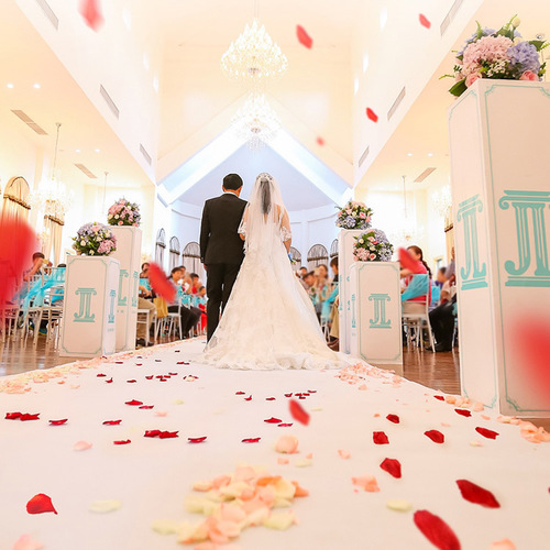Wedding simulation rose petals confession scene decoration Valentine's Day proposal romantic wedding arrangement fake petals rain