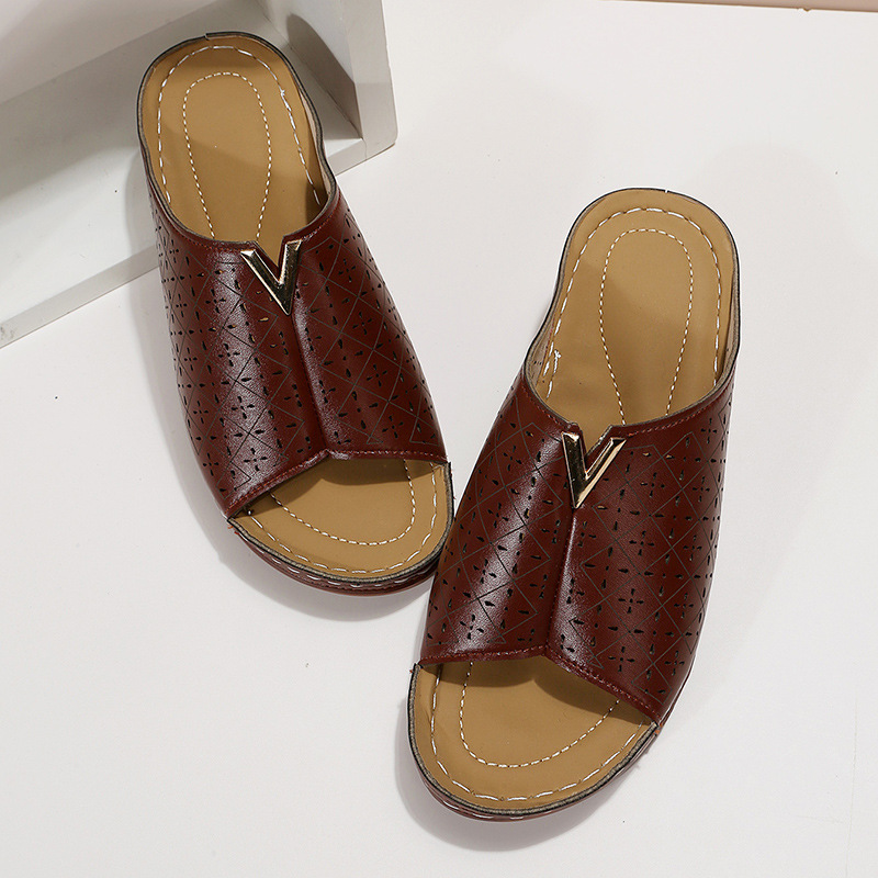 2024 Neue große hohle Schrägabsatz-Cool-Damen-Fischmaul-Hausschuhe mit dicker Sohle_voghion.com