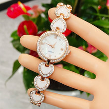 跨境新款女士个性潮流桃心手表套装时尚潮流气质镶钻石英女士手表
