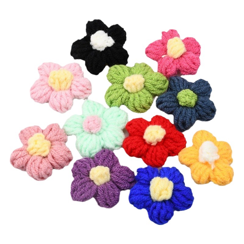 Accesorios DIY: flores de ganchillo para broches, alfileres y clips para el cabello