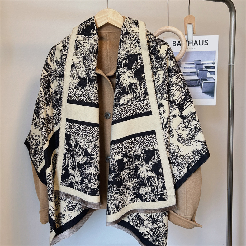 Sciarpa con frange in jacquard double face in stile etnico retrò autunno e inverno_voghion.com