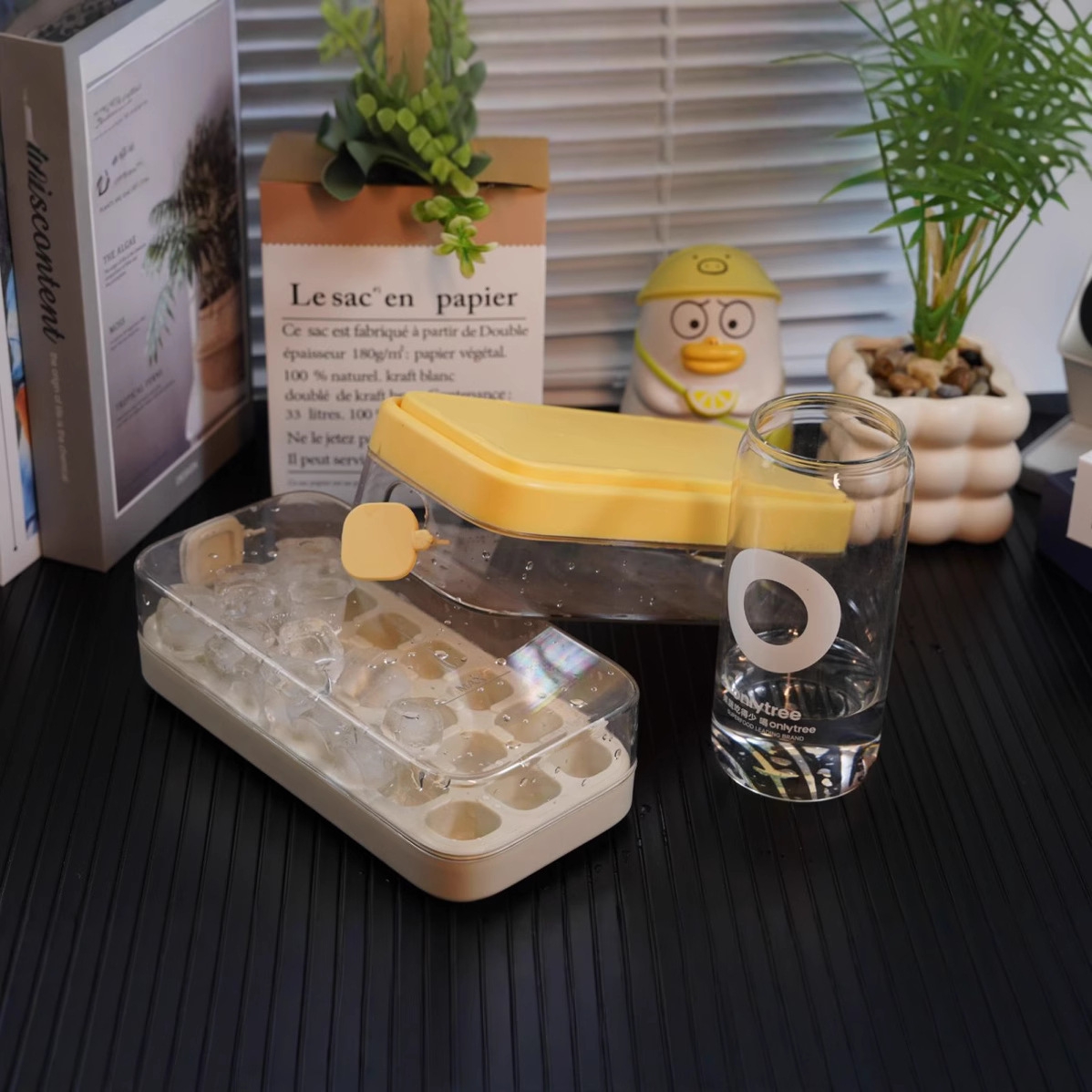 Molde de silicona para hielo de grado alimenticio con tapa, resistente y reutilizable, ideal para uso doméstico