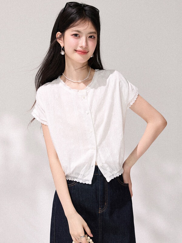 Shipped: Fresh and simple jacquard hollow lace short-sleeve shirt for women, petite size, short style, round neck, stylish top for summer