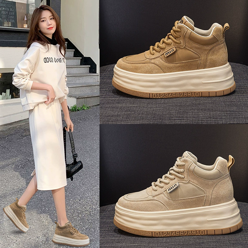 Женские белые кроссовки на толстой подошве, новинка осени 2025, универсальные и удобные, увеличивающие рост повседневные туфли для миниатюрных женщин, хлопковая обувь.