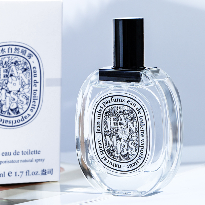 Fresh perfume strongly flavoured with a light fragrance