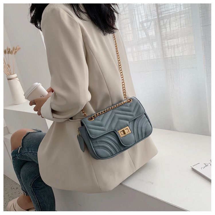 Textured small bags for women 2023 new bags Korean style fashion casual one-shoulder crossbody lock chain small square bag_voghion.com
