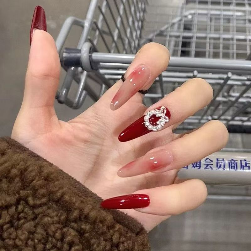 Wearable Nails, Pure Handmade Christmas and New Year Smudged Pearl Garland Red Nails, High-End Sexy Style Whitening Manicure