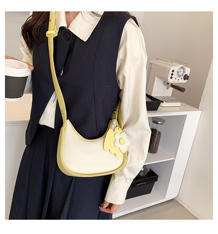 Underarm Female Spring New Fashion Shoulder Small Bag18*16*7cm display picture 3