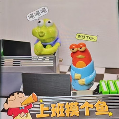 スマートフィッシュ時計じかけのおもちゃスポンジボブの装飾品かわいい子供のギフト抽象的な壊れた魚努力魚小さなおもちゃ