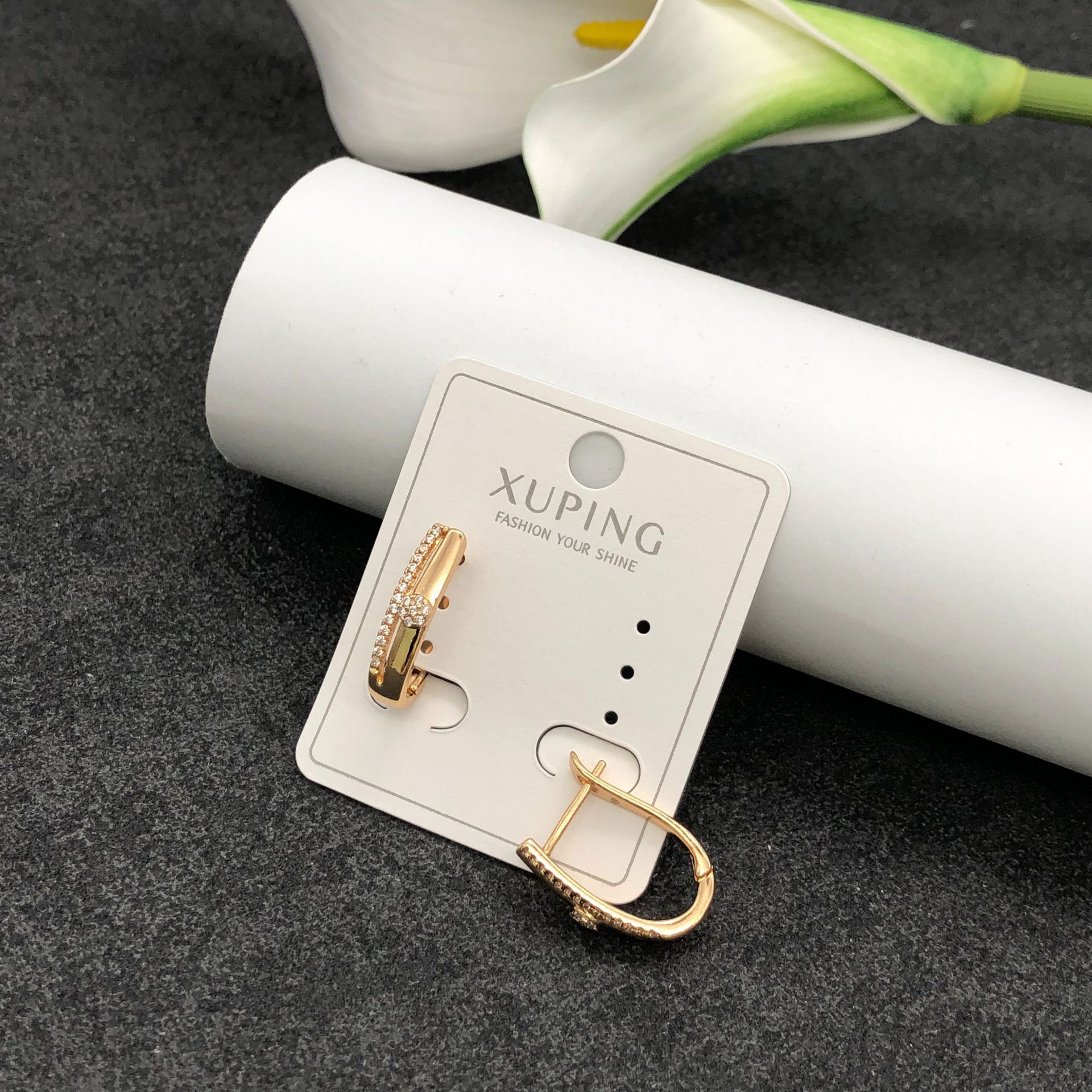 Pendientes de Aro con Zirconia de Aleación de Cobre Bañado en Oro de 18K