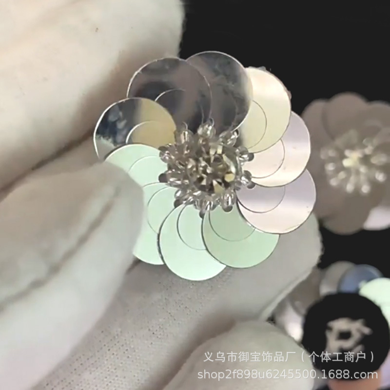 Factory Direct Sales about 3cm Pet Environmentally Friendly High Temperature Resistant Sequined Rhinestone Flowers Wedding Dress Accessories DIY Shoe Flowers
