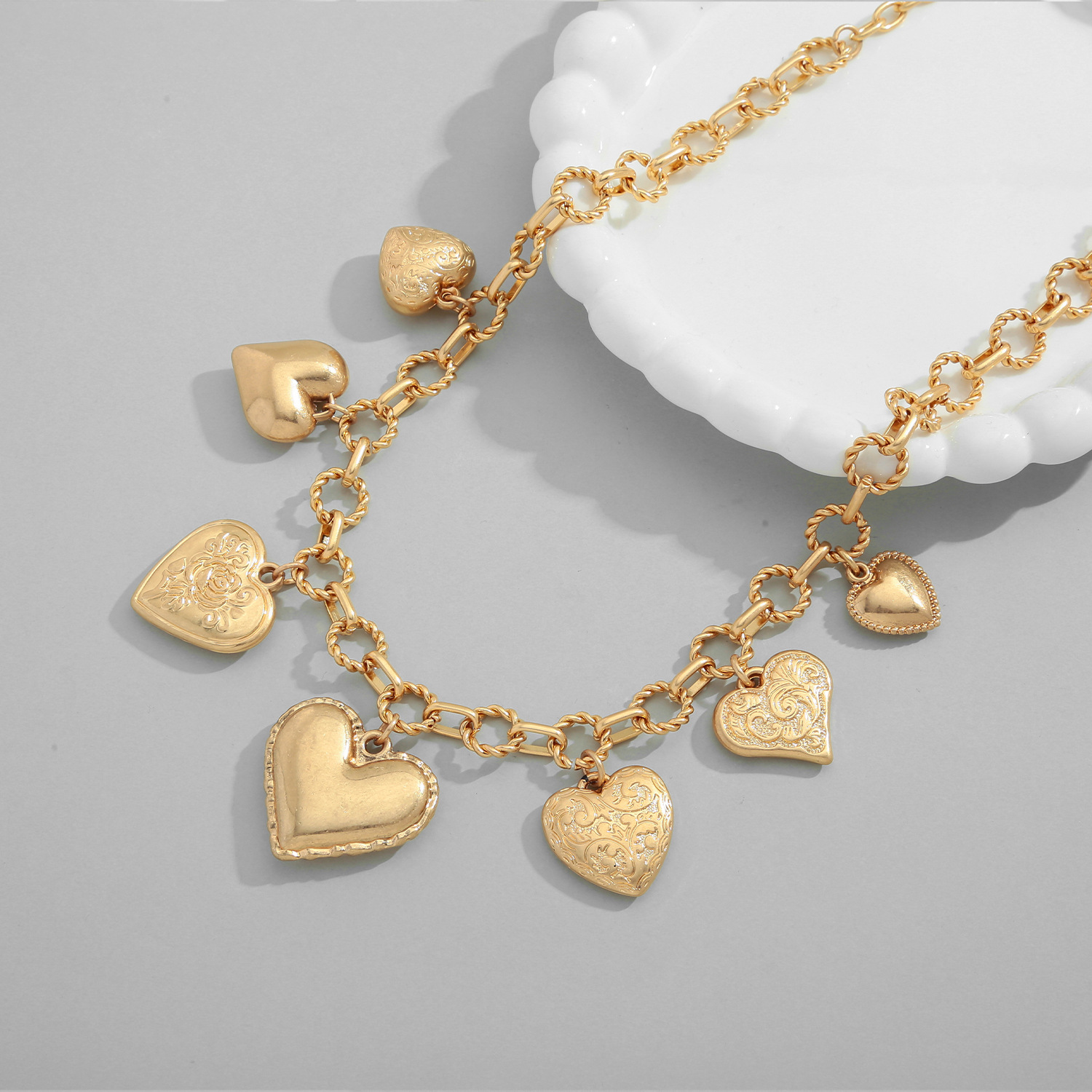 personality-exaggerated-thick-chain-advanced-sense-love-embossed-necklace-retro-tassel-metal-heart-necklace-european-and-american-cross-border