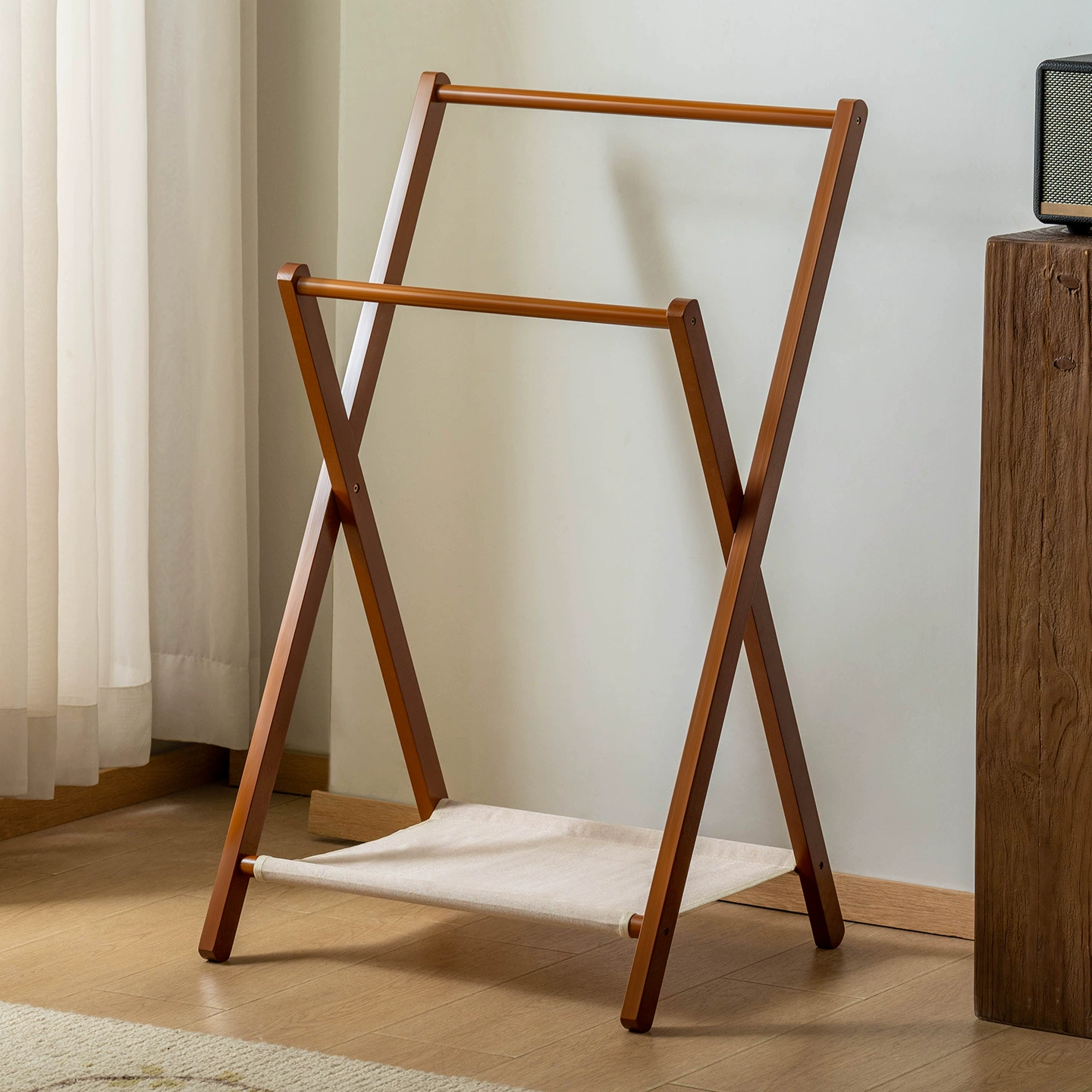 Прикроватная вешалка вешалка для одежды на кровати