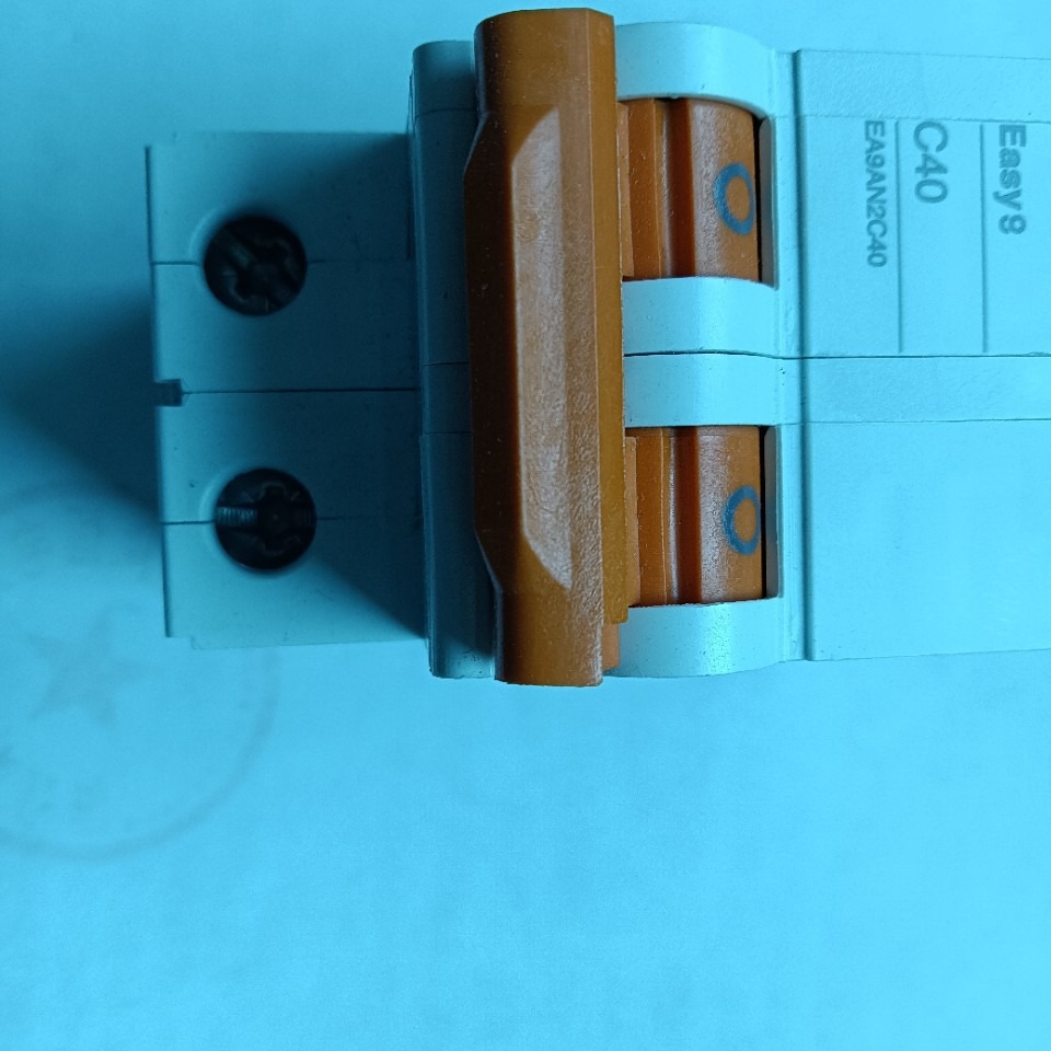 全新原装微型断路器EA9AN2C40