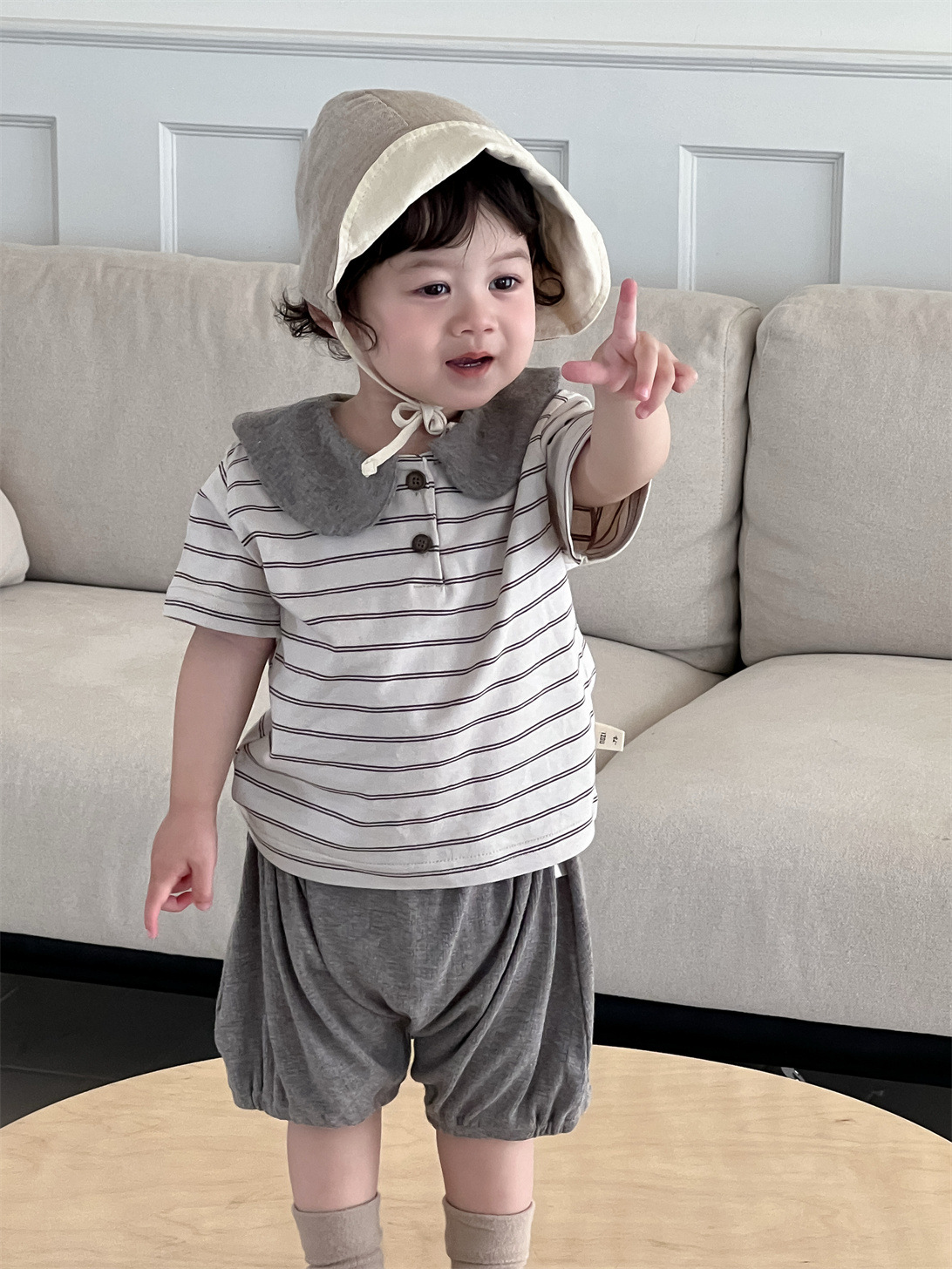 Conjunto de dos piezas de verano para niños, estilo coreano, camisa a rayas de manga corta, ropa infantil, estilo nuevo 2026