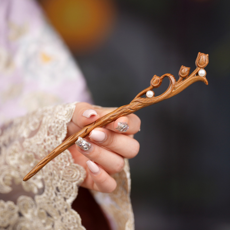 オリジナルの新しい中国風の花のヘアピン、古代スタイルの立体的なマグノリアの花と白檀のヘアピン、絶妙な日常のヘアアクセサリー卸売|undefined