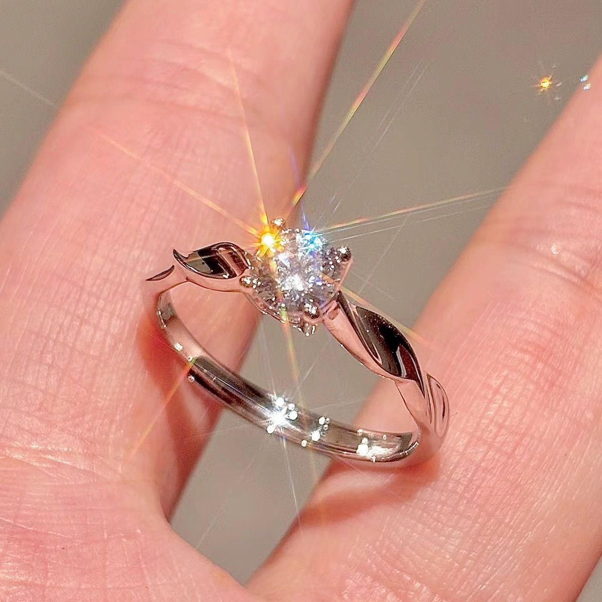 The Only Ring in My Life Ins Niche Accessible Luxury Design Shining Galaxy One Carat Four-Prong Diamond Ring for Proposal and Engagement