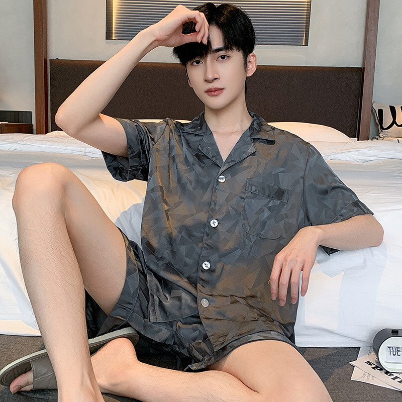 새틴 자카드 남성 잠옷 아이스 실크 얇은 여름 짧은 소매 남성 모조 실크 홈 의류 여름 느슨한 세트
