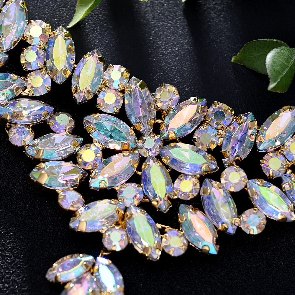 Conjunto de joyería de hoja transfronteriza lujosa cadena de clavícula de diamante simple pendientes accesorios de novia conjunto de joyería