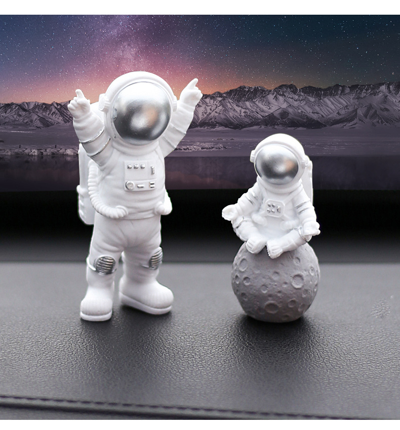 Car Ornaments Astronaut Car Center Console Accessories Car Interior Interior Interior Decoration Supplies Roof Dashboard