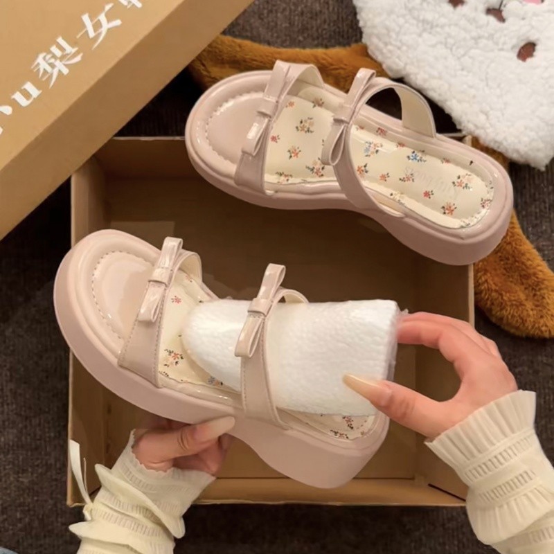 Zapatillas cómodas de arco con un pie sandalias de flores de verano 2026 nuevos zapatos de playa con suela suave y media image 3