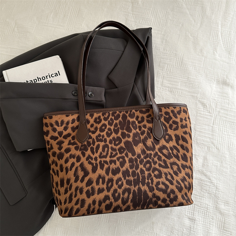 2024 nuevo otoño y invierno de gran capacidad de transporte de hombro relajado bolso de brazo retro moda leopardo bolso de mujer