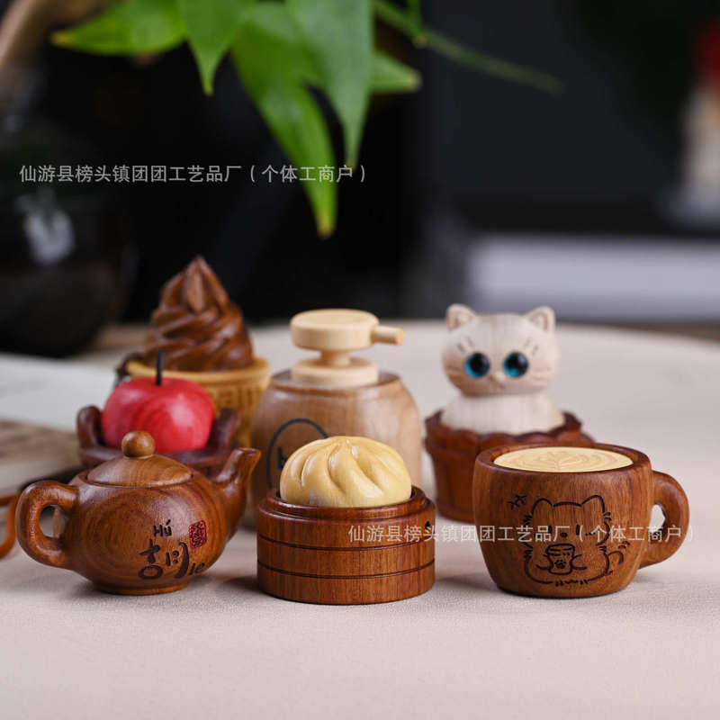 Wooden Carving Banana Hand-Held Ornament, Stress-Relief Decorative Piece, Creative Carving Toy, Chubby Gift, Ingot Wooden Carving Banana Hand-Held Ornament, Stress-Relief Decorative Piece, Creative Carving Toy, Chubby Gift, Ingot