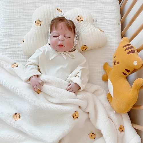 Korean ins baby shaping cloud pillow pure cotton quilted baby anti-eccentric breathable sweat-absorbent shaping sleeping pillow