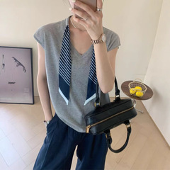 韓国 V ネック小柄ニット半袖 T シャツ女性のための 2025 夏の新しいライト高級シルクスカーフトップベスト