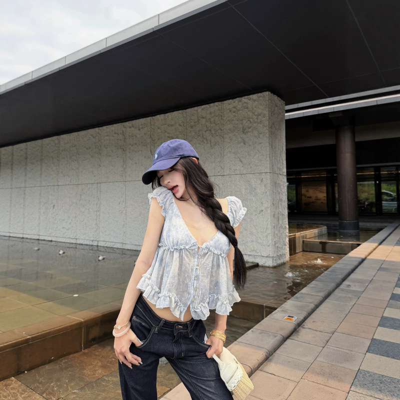 French-Style White V-Neck Lace Patchwork Ruffle Shirt, Sexy Hot Girl Style Cardigan Top French-Style White V-Neck Lace Patchwork Ruffle Shirt, Sexy Hot Girl Style Cardigan Top