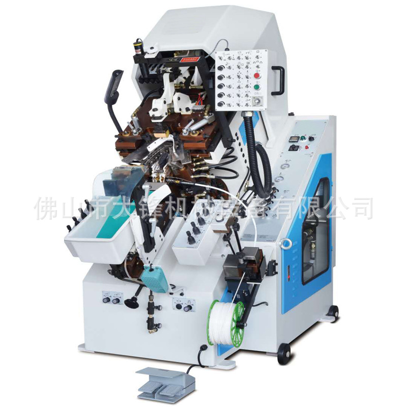 �㶫Դͷ��Ь����е�豸����ֱ��Ь����צ��ѹ�����Զ��Ͻ�ǰ���