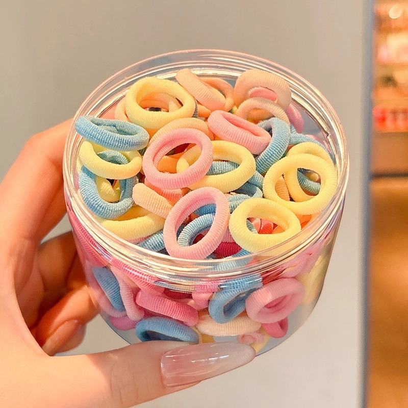 El volumen de cabello del bebé es pequeño, la cuerda para la cabeza es linda, la banda elástica para el cabello de las niñas no daña la cuerda para el cabello