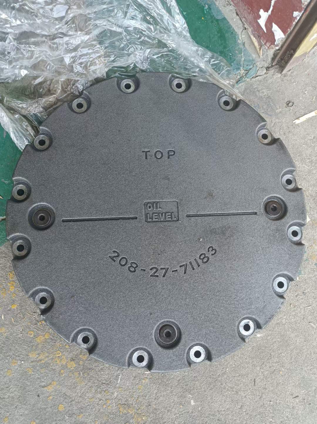 pc400-8行走马达边盖208-27-71183