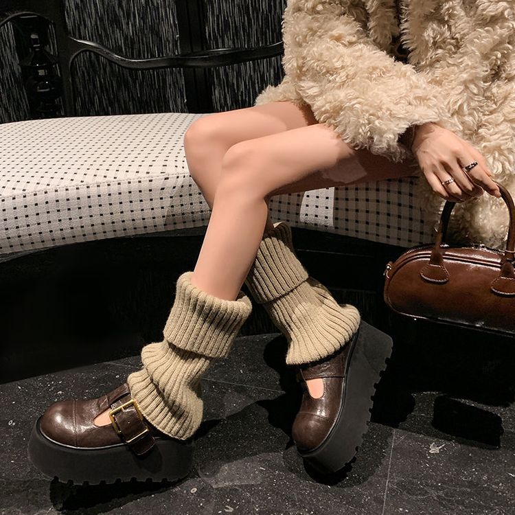 Giày da nữ mũi tròn miệng sâu đế xuồng cao gót dày khóa thắt lưng phong cách cổ điển — Màu nâu, Màu đen