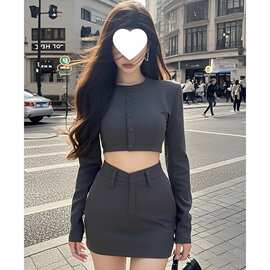 圆领气质短款上衣女半身裙两件套2026春季辣妹纯色简约外穿裙套装
