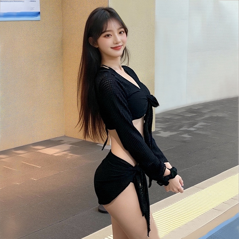 Traje de baño para mujer 2025 bikini de cuatro piezas de color sólido dividido de alta gama traje de baño de vacaciones de aguas termales de playa sexy