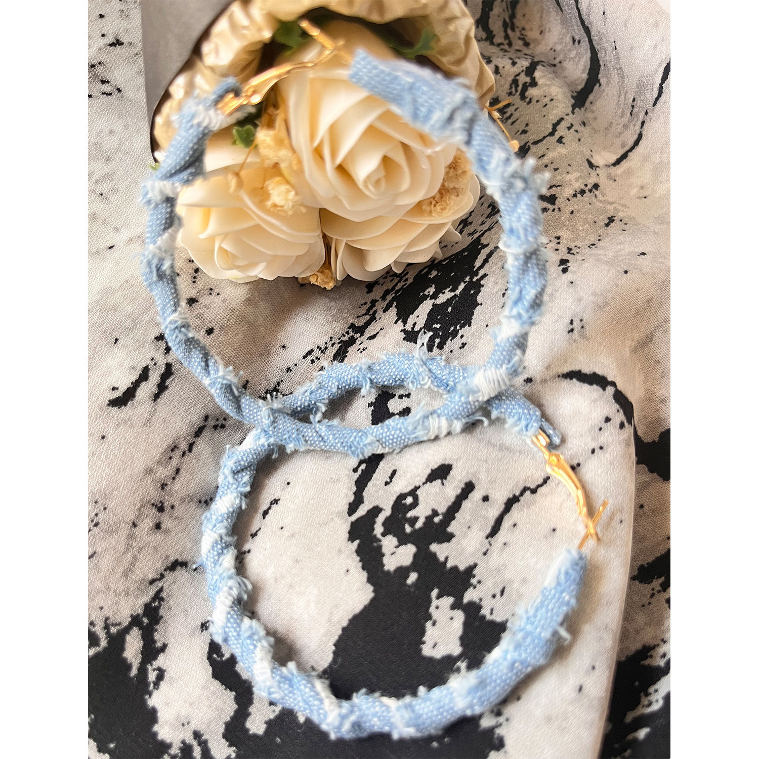 European and American Exaggerated Denim Printed Round Lace Heart-Shaped Earrings for Women, Cross-Border Simple Winding Geometric Earrings