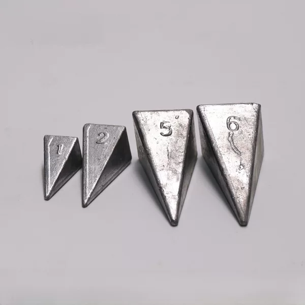 Cross-border pyramid lead pendant triangle pendant four-corner lead pendant OZ fishing supplies with ring underwater positioning sea fishing