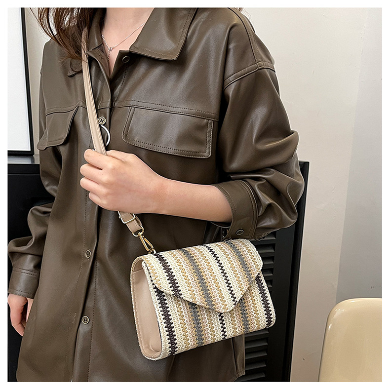 Magnetic Buckle Closure Type Women's Straw Stripe Ethnic Style Classic Style Weave Square Magnetic Buckle Straw Bag