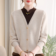 新款妈妈冬装国风加绒毛衣加厚保暖内搭中老年女秋冬一体绒打底衫