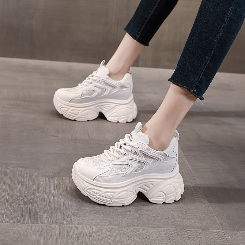 Giày thể thao đế dày dáng nhỏ khoe chân HT1697-12 sneaker nữ chunky đế dày — Màu be