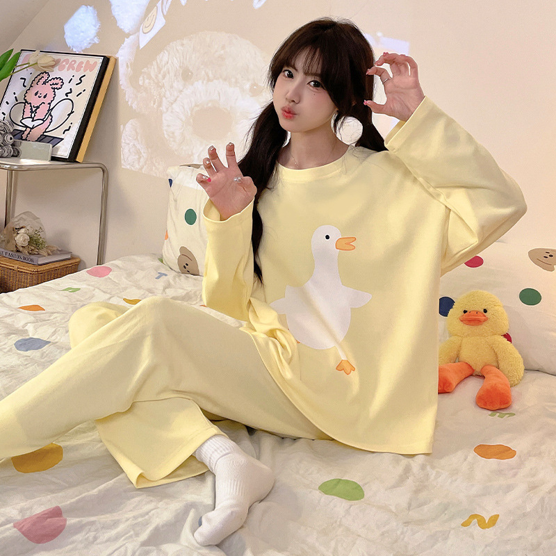 D82205 / 여성 M
