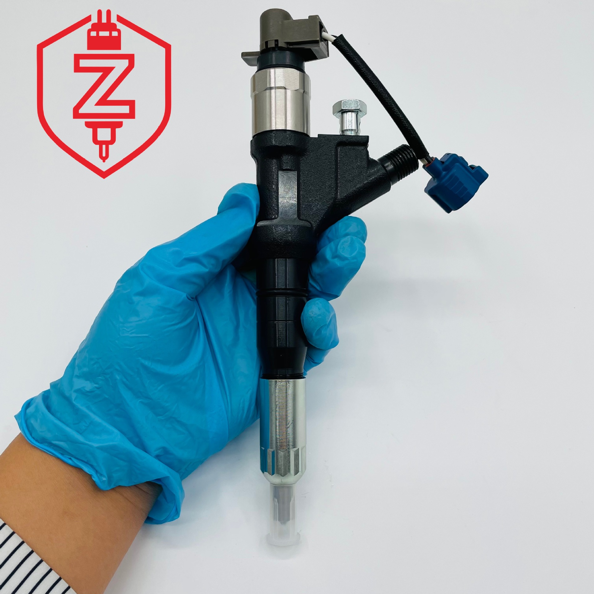High-Quality Fuel Injector 095000-5226 23670-E0341 Suitable for Diesel Engines