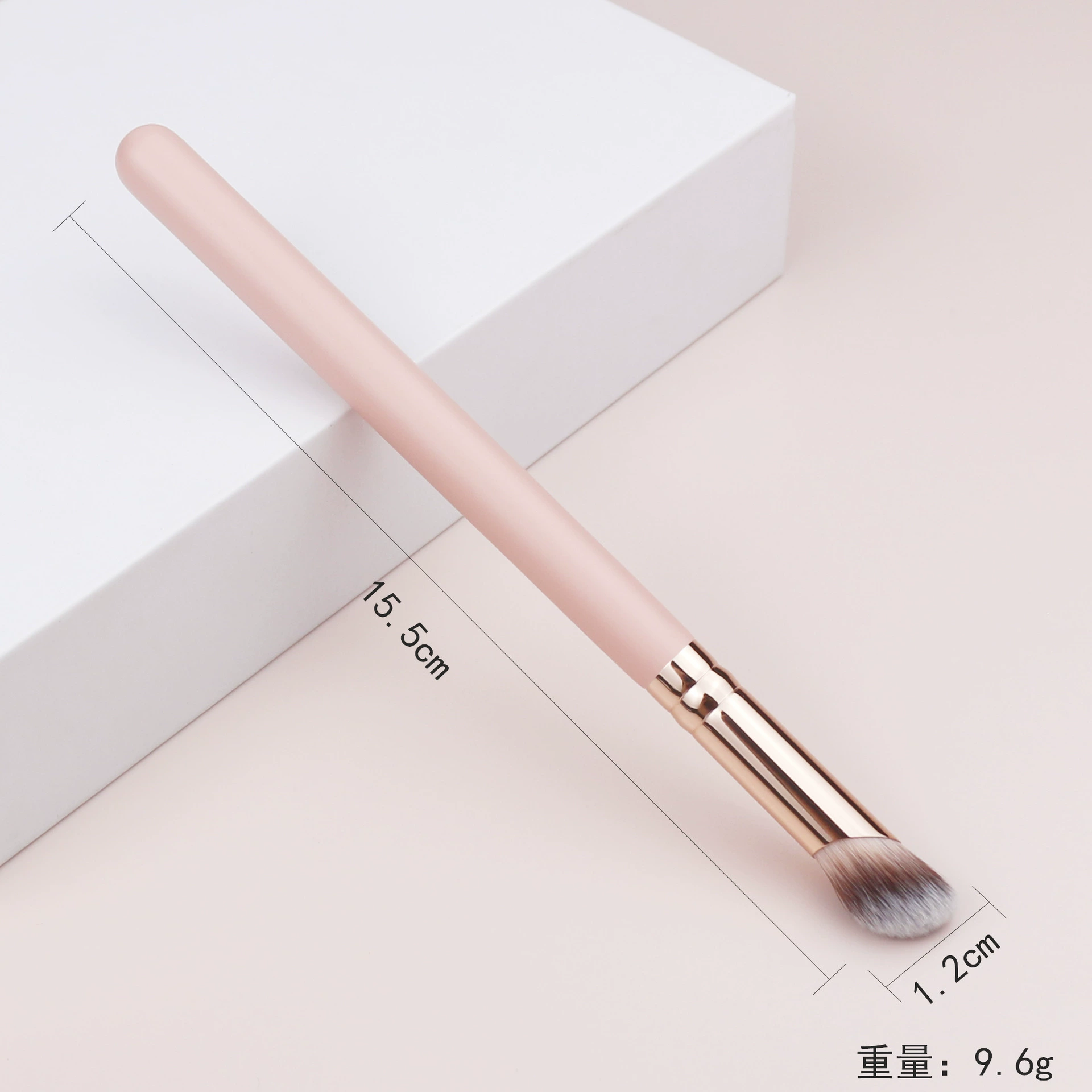 Кисть concealer, большая мягкая под foundation, основание лёгкая и тонкая, без следа