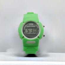 ѧ���ٴ���ӱ������ֱ���ó�����ǹ�������Ʒ��ͯ�˶���