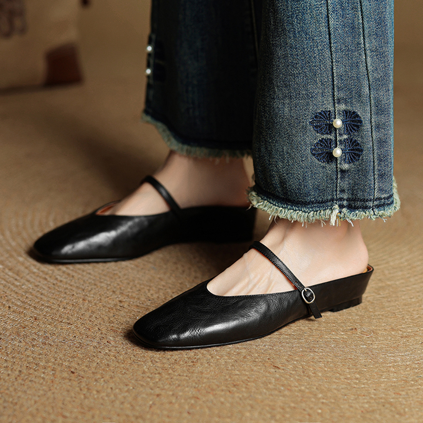 Dép mule nữ da cừu mũi tròn hở gót, gót thấp 4 cm, phong cách thời trang hè — đen