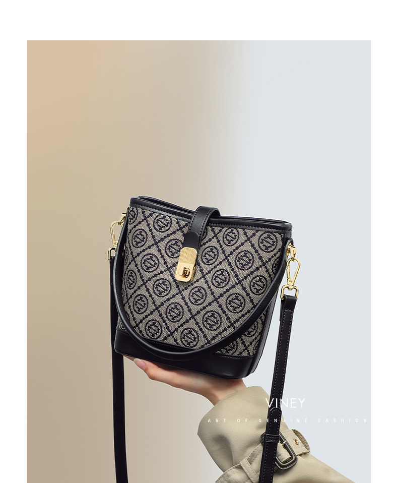 Túi tote nữ cỡ lớn họa tiết monogram, đeo vai và đeo chéo đi làm — màu xanh, Màu xanh (phiên bản công khai), màu đen, Màu đen (phiên bản công khai) chi tiết 5