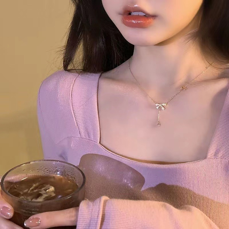 1388#-2 Collier larmes de papillon