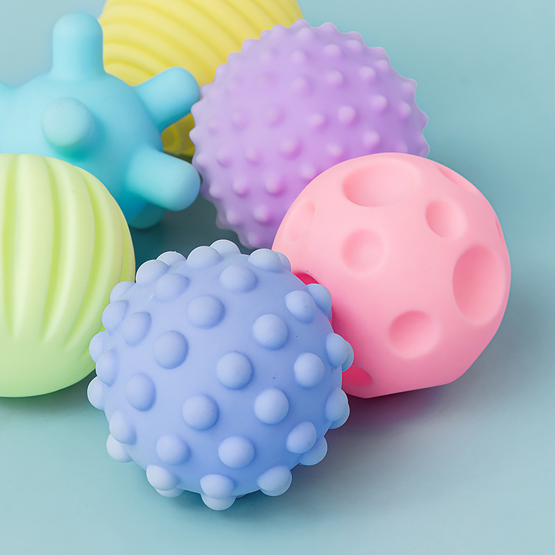 Baby toy soft rubber grip ball Manhattan tactile sensing massage ball puzzle can nibble cognitive ball